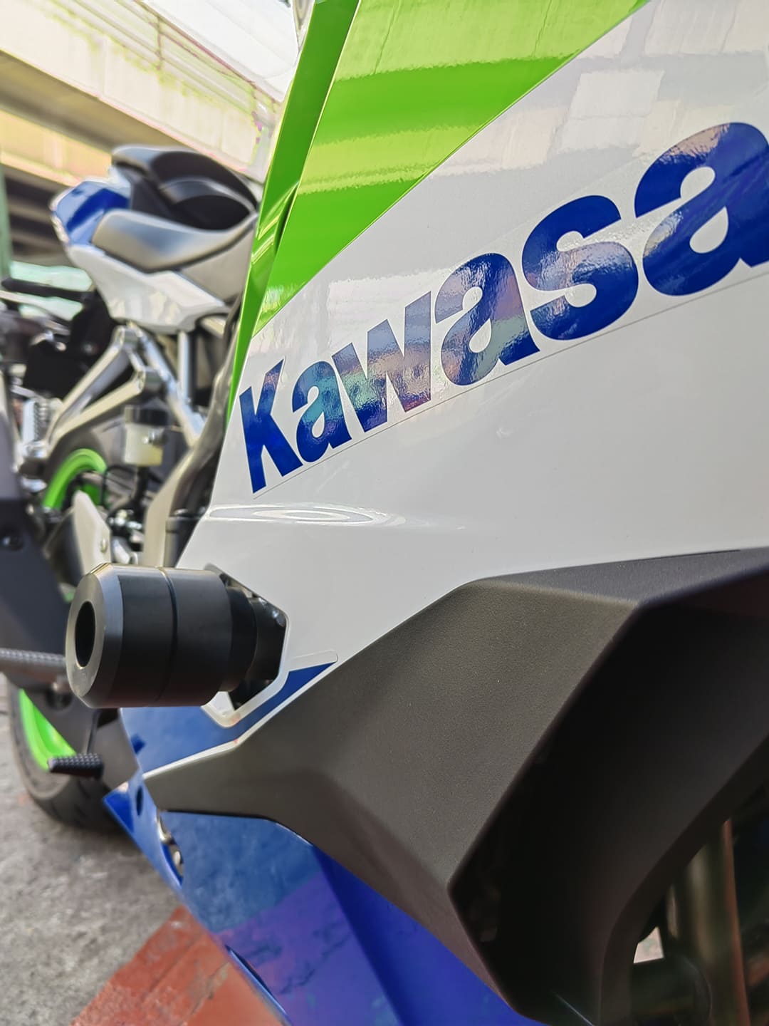 ZX-25R/ZX4RR Frame Slider – Zero One Moto Shop