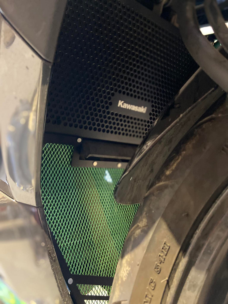 Ninja 400/Z400 Radiator Guard w/ Kawasaki logo V3 – Zero One Moto Shop